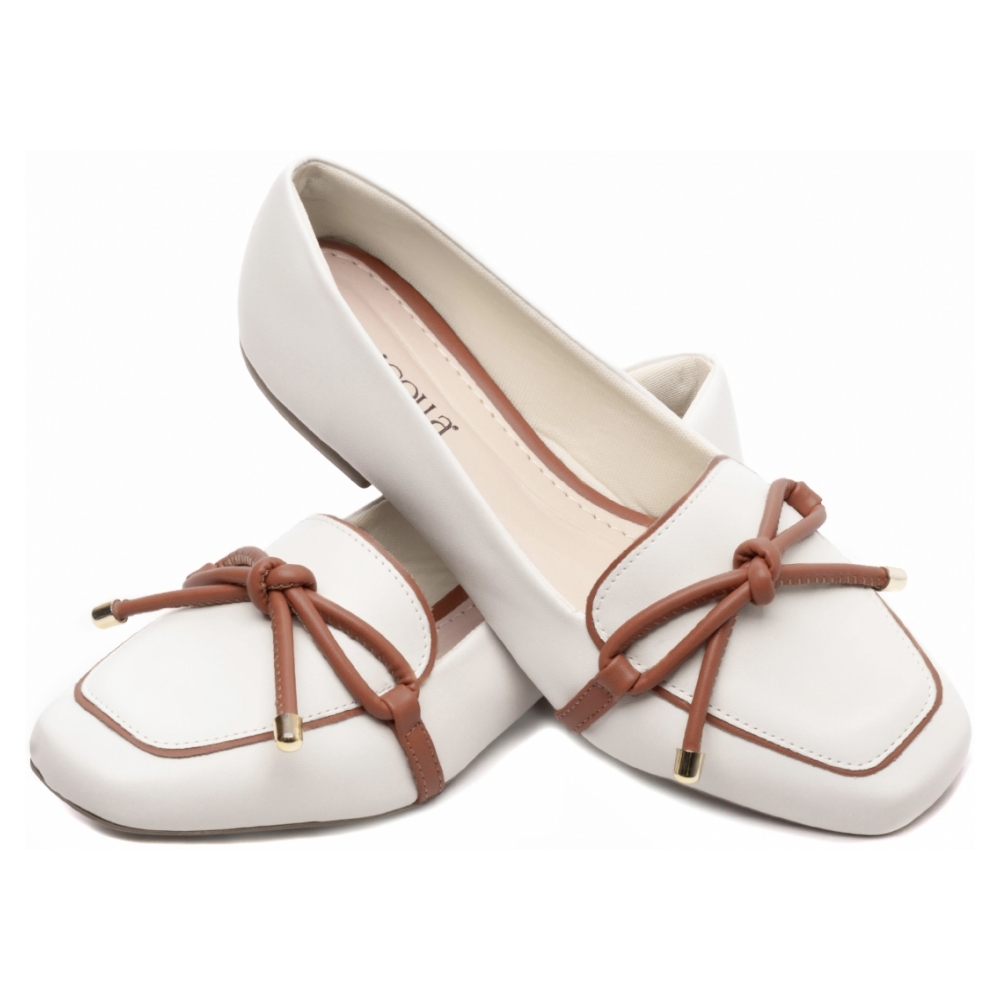 Mocassim Off White com Laço Caramelo