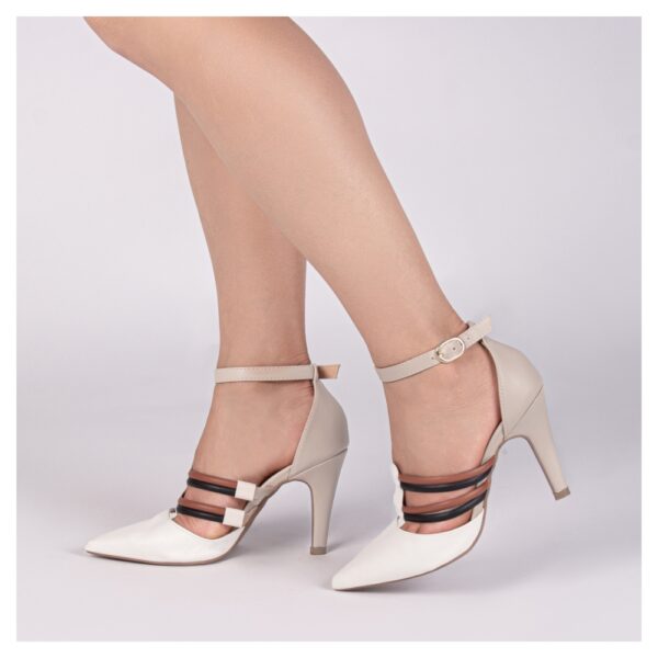 Sapato Scarpin Off White Tiras Branco Preto Caramelo - Imagem 4