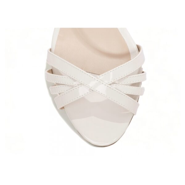 Sandália Salto Off White Grosso Baixo Numeração Especial - Imagem 4