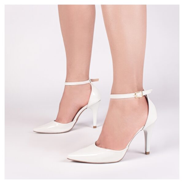 Sapato Scarpin Verniz Off White - Imagem 5