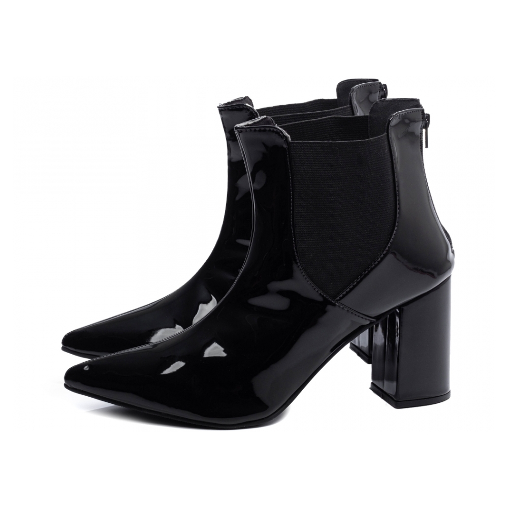 Bota Arrasadora Bico Fino Verniz Preto
