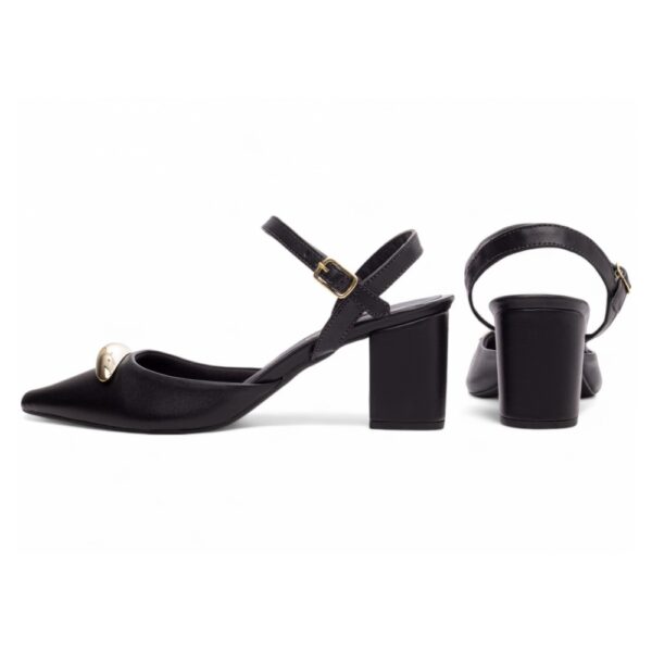 Scarpin  Preto Fivela de ajuste na cor Dourado - Imagem 2