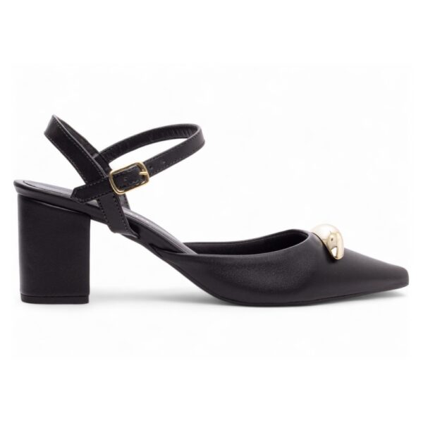Scarpin  Preto Fivela de ajuste na cor Dourado - Imagem 5