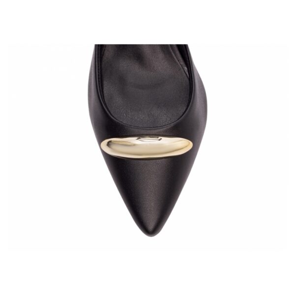 Scarpin  Preto Fivela de ajuste na cor Dourado - Imagem 6