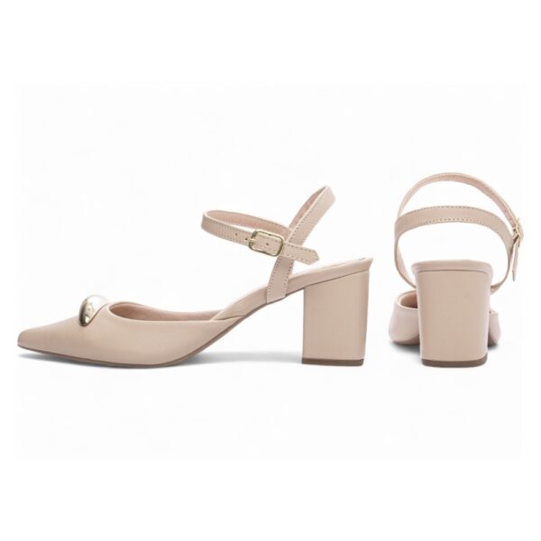 Scarpin Bege Fivela de ajuste na cor Dourado - Imagem 2